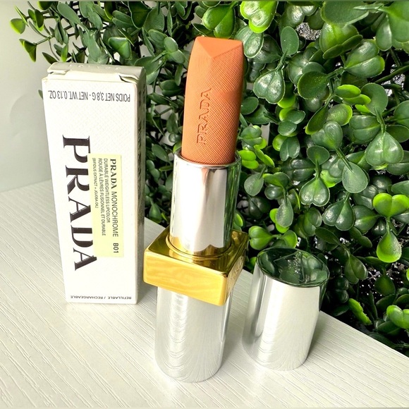 NEW: Prada Monochrome Weightless Lipstick B01 (nude matte) - Picture 1 of 3